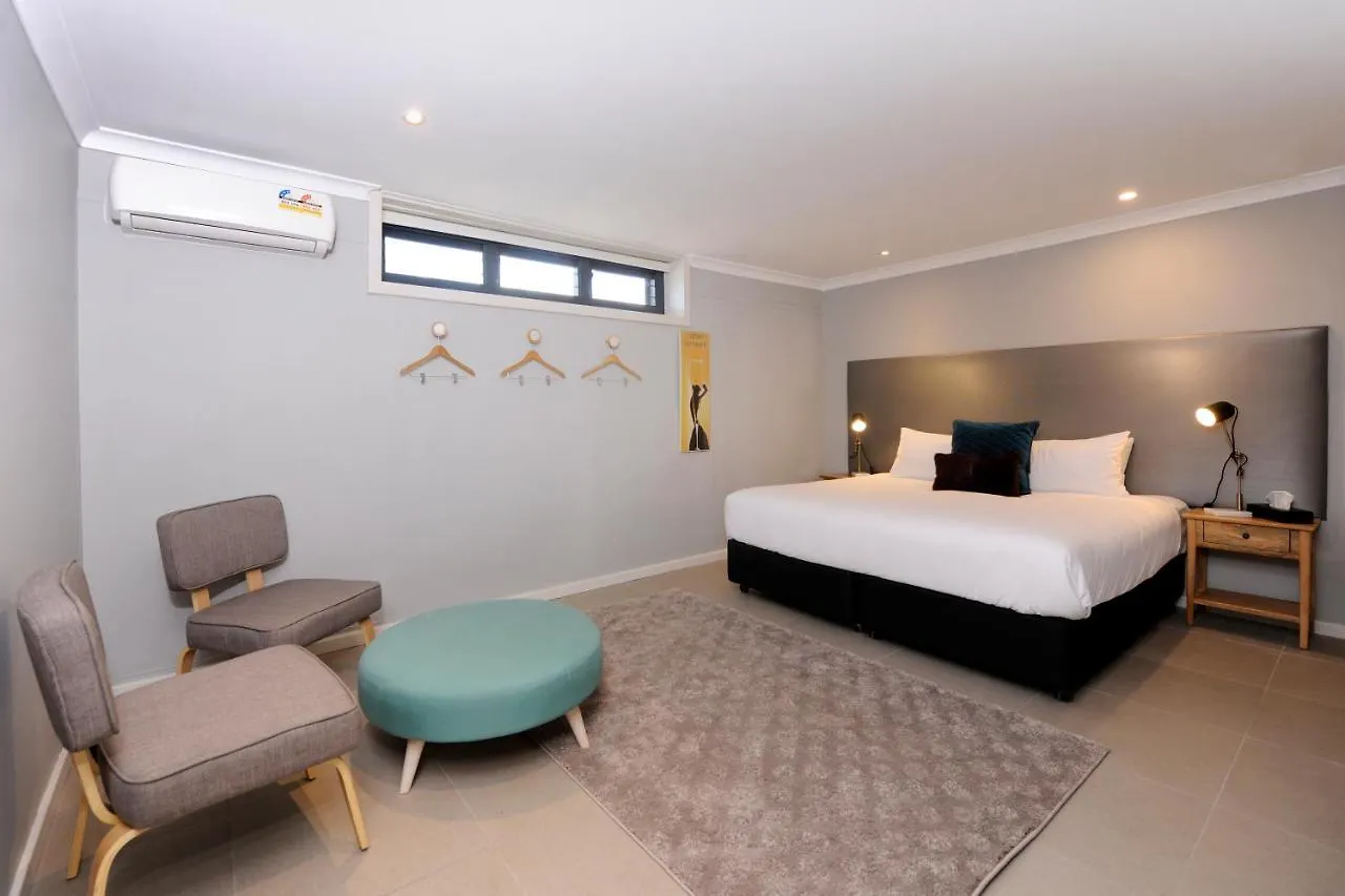 The Stirling Arms Hotel Perth