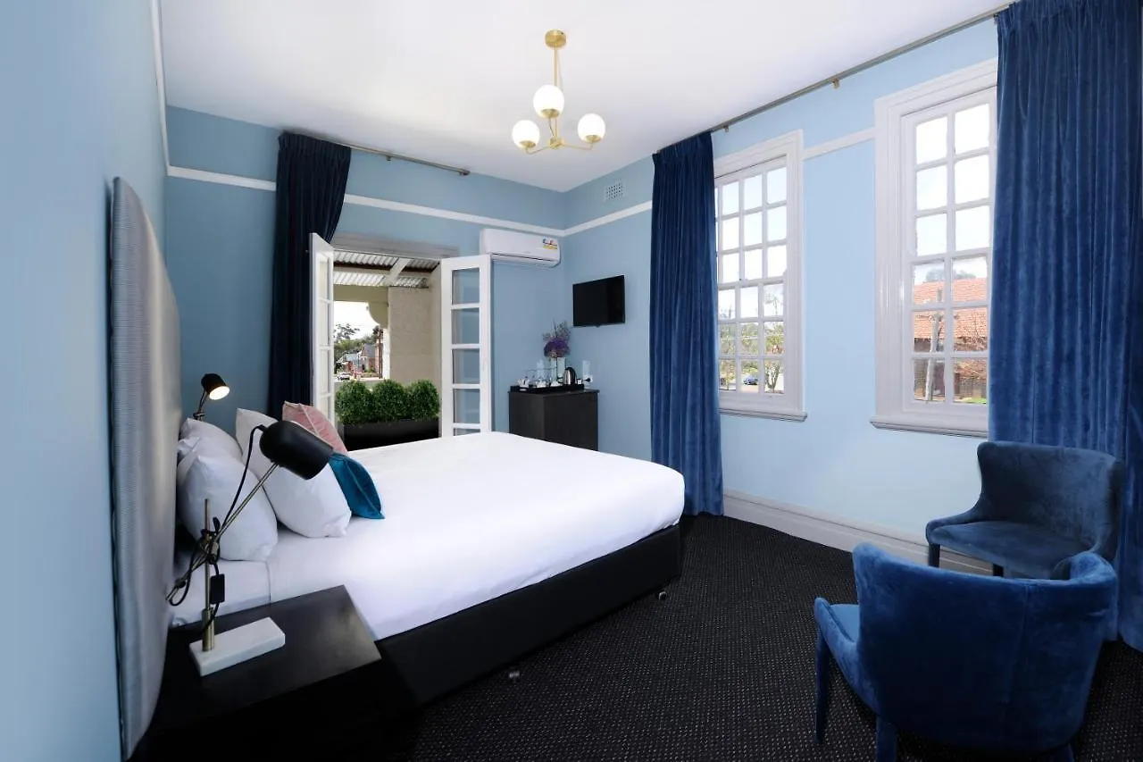 The Stirling Arms Hotel Perth