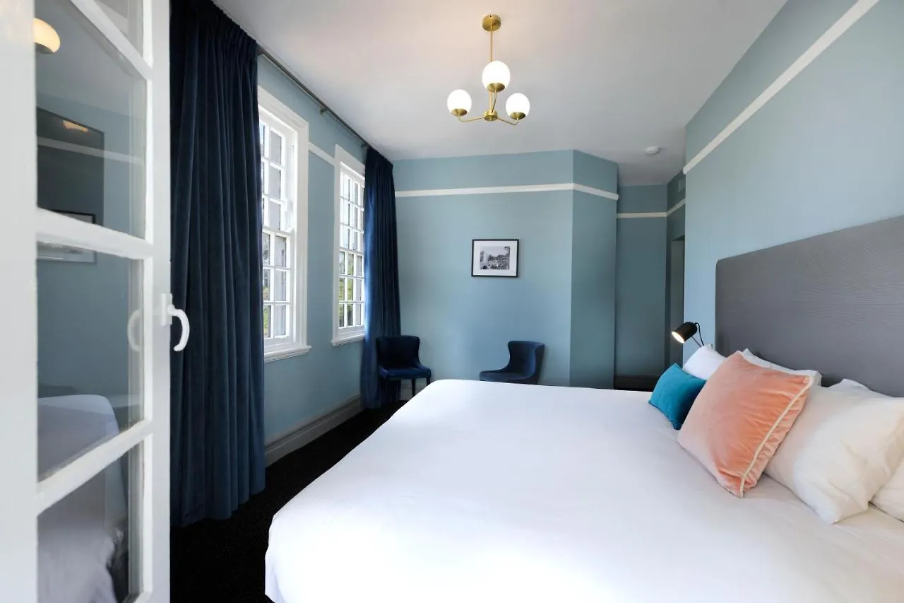 ****  The Stirling Arms Hotel Perth Australia