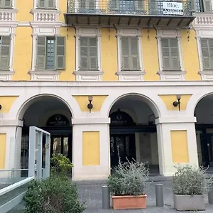 https://garibaldi-11.fr-provencehotel.com